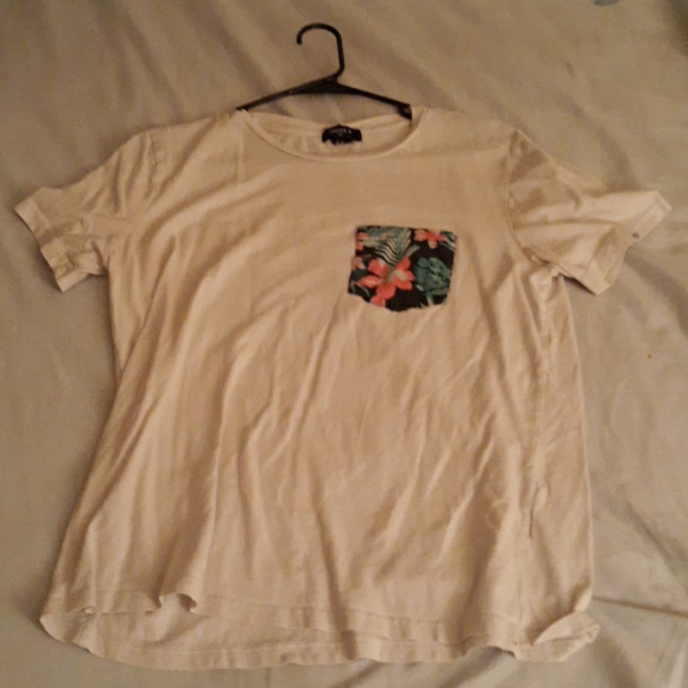 Forever 21 floral pocket t shirt